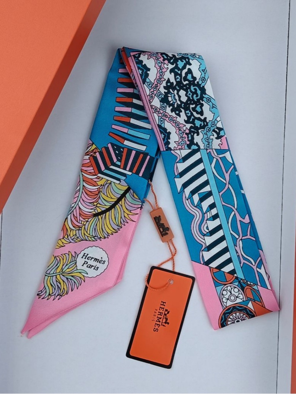 “H” Designer De l’Ombrelle Pink Silk Twilly Scarf